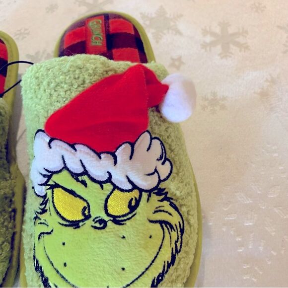 NWT Grinch Christmas Slippers with Santa Hat Womens Sz 7/8 Gorgeous - Picture 2 of 5